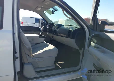 2008 Chevrolet Silverado 1500 Lt1 z USA, uszkodzony, nr VIN 1GCEK19J98Z219628